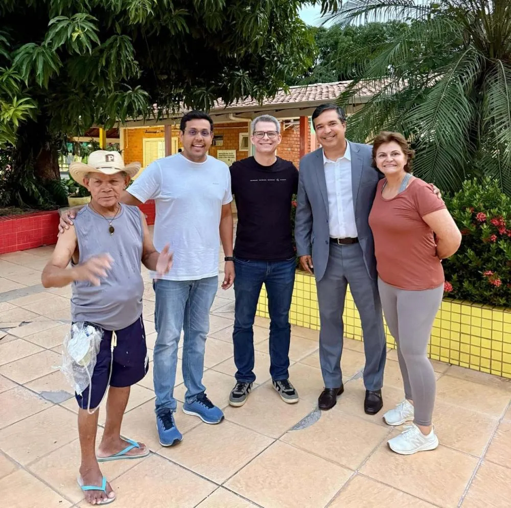 Parceria entre Abrasel-MT e Abrigo Bom Jesus leva idosos para dia especial em restaurantes da capital
