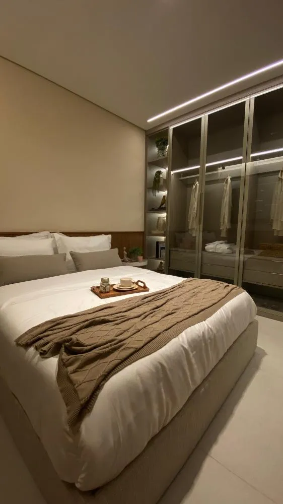 Refúgio contemporâneo, apartamento decorado está pronto para visitação e impressiona imprensa mato-grossense