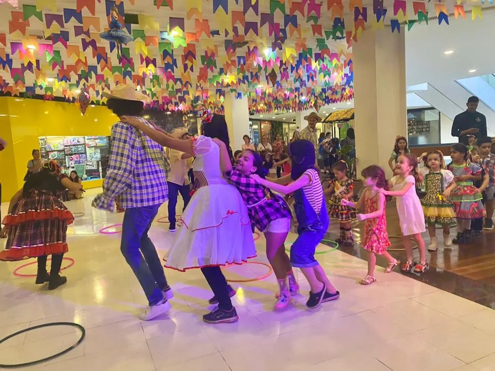 ‘Balada Caipira’ gratuita para crianças promete movimentar Goiabeiras Shopping 