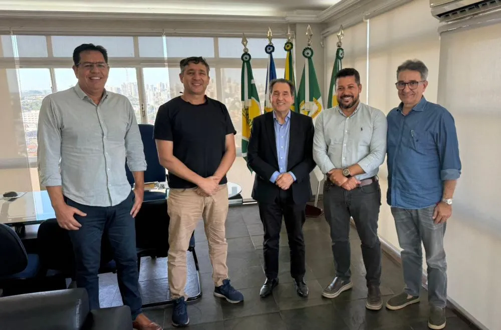 Facmat recebe diretoria da Associação Comercial de Várzea Grande em visita institucional