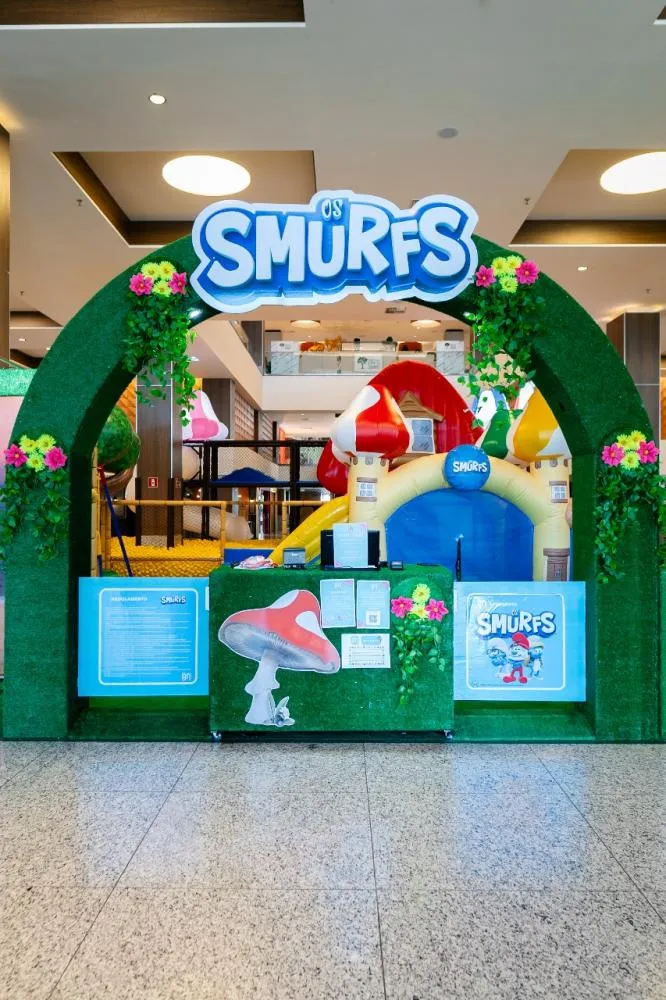 Do cinema para a realidade: universo azul dos Smurfs ganha vida no Shopping Estação Cuiabá