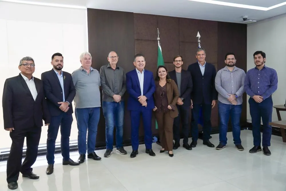 ABEE-MT se reúne com Mauro Mendes e resgata história da Engenharia Elétrica em MT