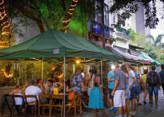 Bares e restaurantes iniciam segundo semestre com alta no faturamento