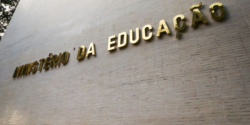 Governo libera R$ 2,61 bilhões para universidades federais