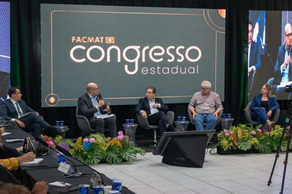 Lideranças destacam impactos e oportunidades da reforma tributária em encontro das associações comerciais 