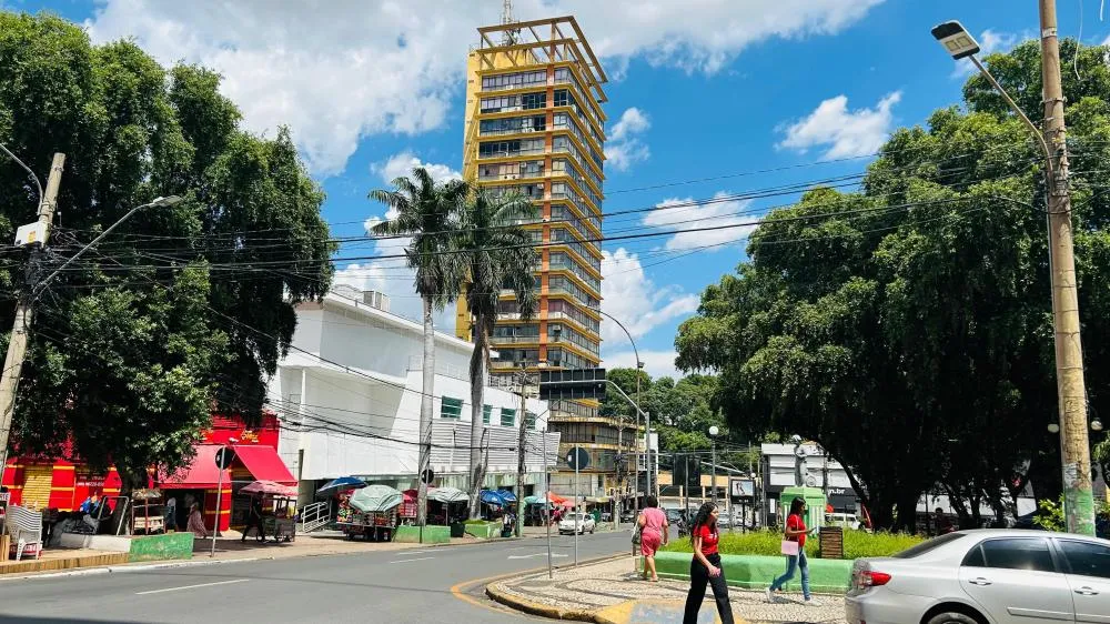 Comércio pode funcionar no feriado deste domingo (12) em Cuiabá e Várzea Grande