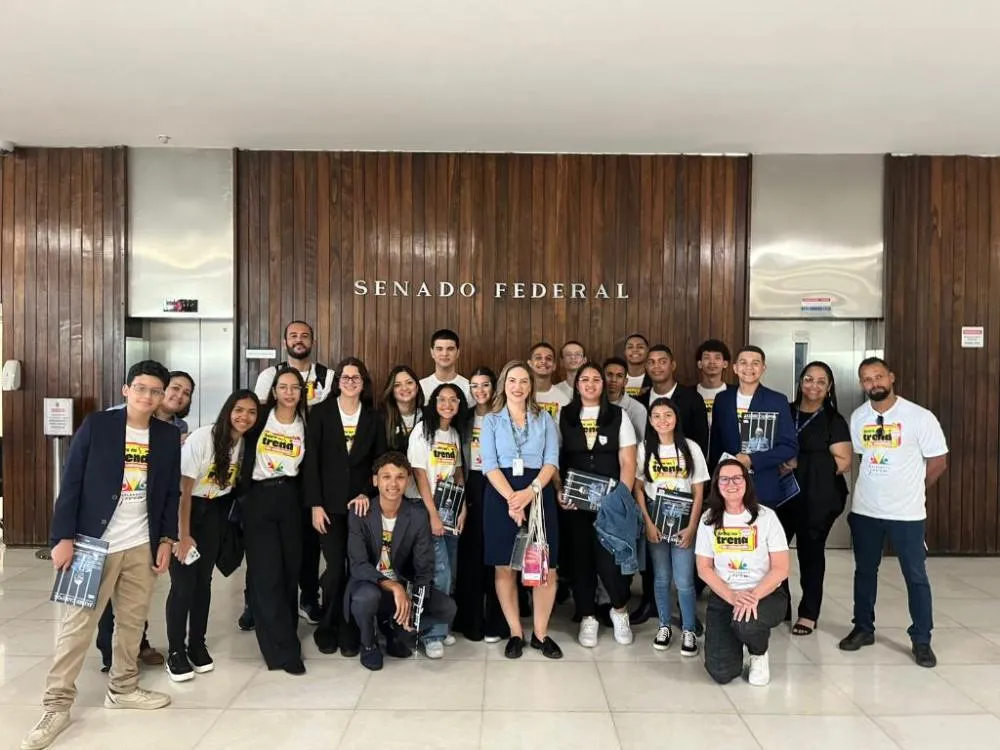 Jovens de Mato Grosso visitam o Senado e conquistam atenção em Brasília