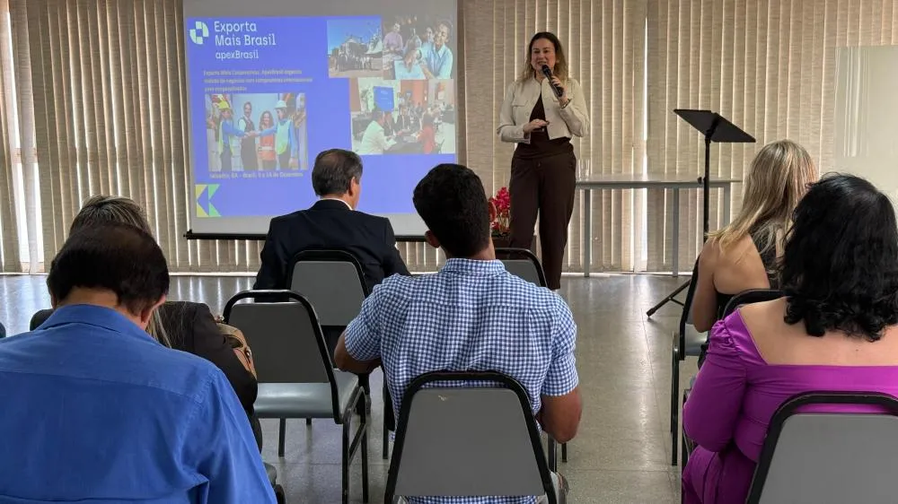 Oportunidades de exportação e internacionalização de empresas pautam palestra da Facmat com representantes da ApexBrasil