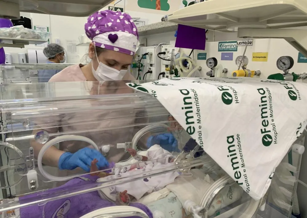 Hospital e Maternidade Femina reforça ações do ‘Novembro Roxo’ em defesa dos bebês prematuros