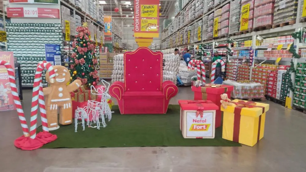 Fort Atacadista dá início ao clima de Natal com espaços temáticos e agenda especial de eventos