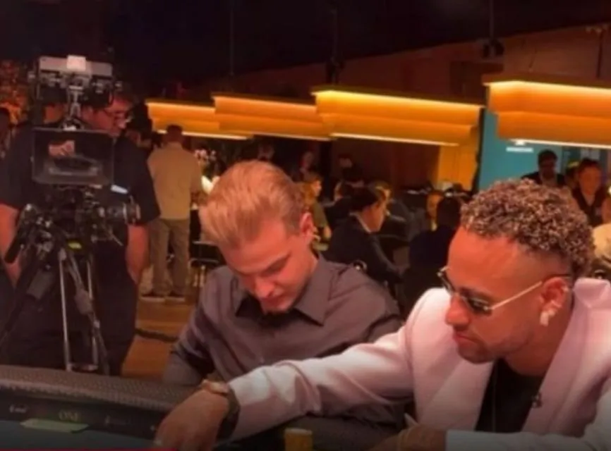 Filho de Max Russi aparece em story de Neymar Jr. durante evento exclusivo de poker