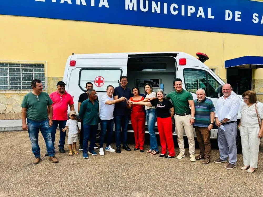 Deputado Thiago Silva entrega ambulância e anuncia novos investimentos para Guiratinga