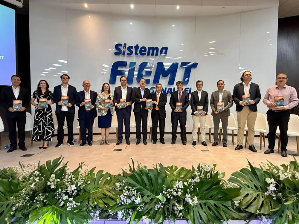 Lançamento de livro reúne economistas e destaca trajetória de desenvolvimento de Mato Grosso