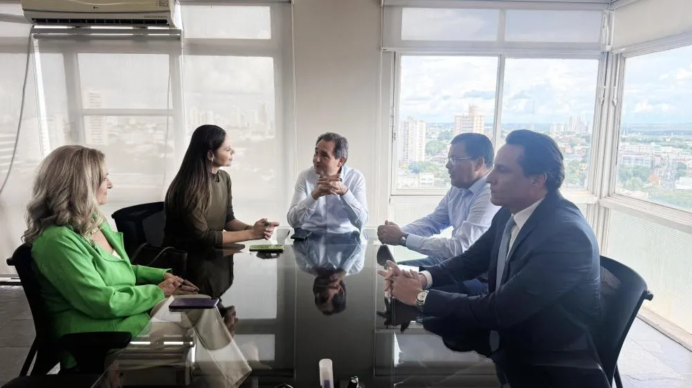 Associação Comercial de Cuiabá recebe vereadora Michelly Alencar em visita institucional