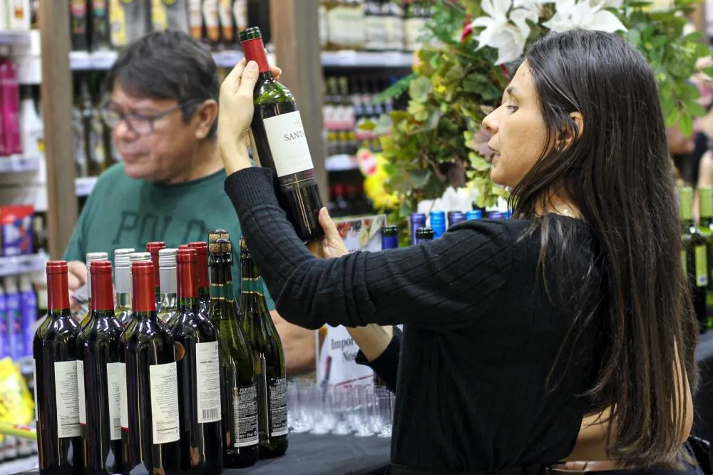 Carnaval combina com vinho e com 70% de desconto na segunda garrafa