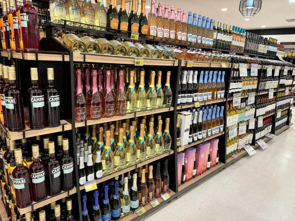 Vinhos sem álcool ganham espaço nas prateleiras dos supermercados de Cuiabá e Várzea Grande 