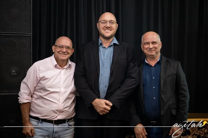 Vice-presidente regional da Facmat representa a entidade em evento de 42 anos da ACEG