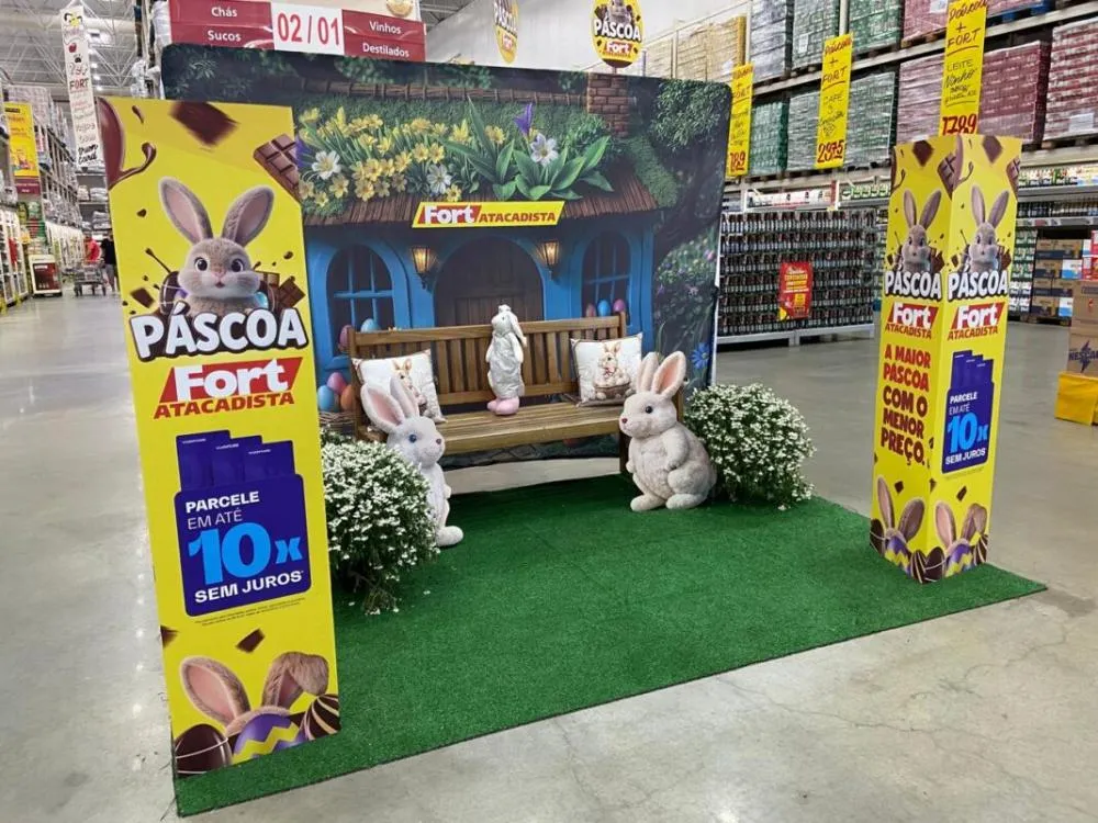 Fort Atacadista recebe Coelhinho da Páscoa em lojas de Cuiabá e Várzea Grande