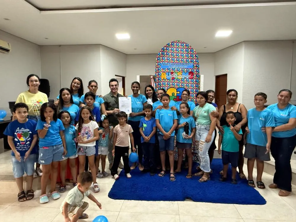 Assessor parlamentar Dinivaldo Lima representa Deputado Thiago Silva na 1ª Caminhada em Conscientização ao Autismo 