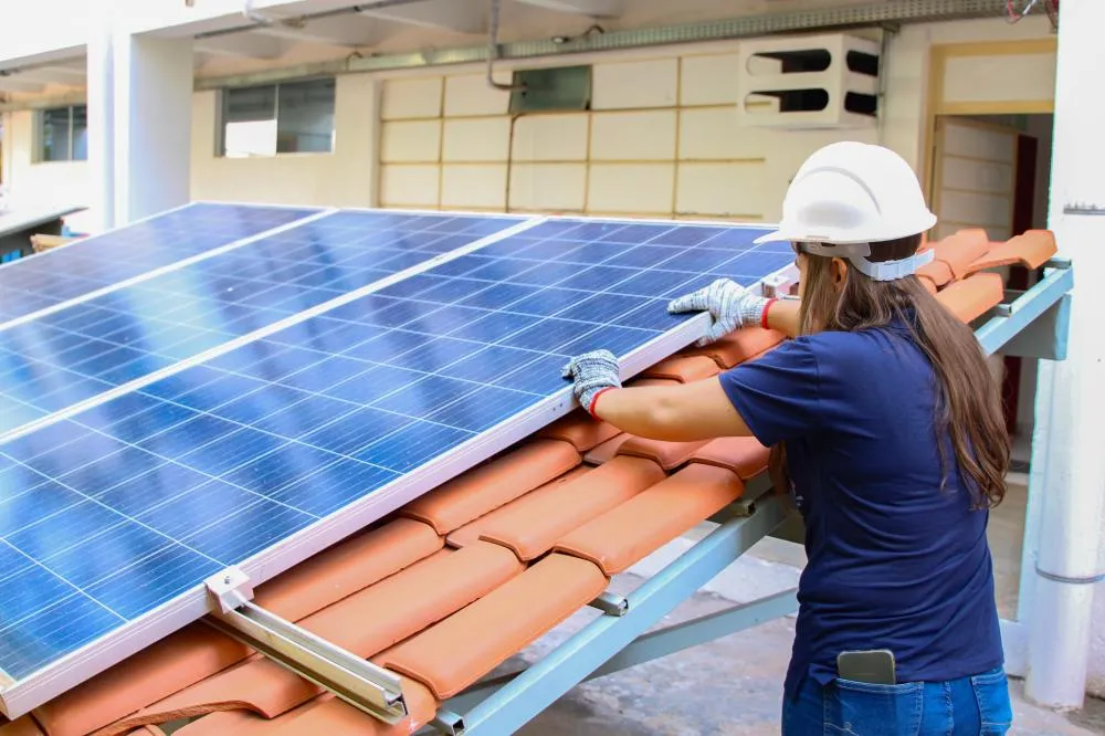 IFMT abre curso grátis de energia solar para mulheres em Cuiabá com bolsa de R$ 1,2 mil