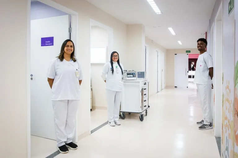 Ministério da Saúde vai qualificar mais de 300 profissionais em MT para ampliar a oferta de implante contraceptivo