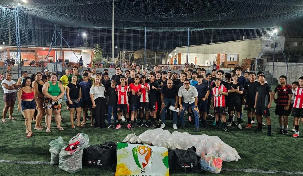 Projeto Criança Sorrindo é lançado em Cuiabá e oferece escolinha de futebol gratuita para jovens