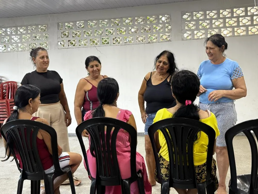“Rarripe – Ciganas em Cena” leva vivência em teatro para comunidade Calon de Rondonópolis
