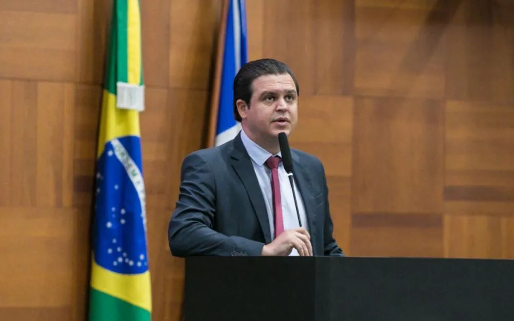 Lei do deputado Thiago Silva protege crianças e barra ideologia de gênero nas escolas 