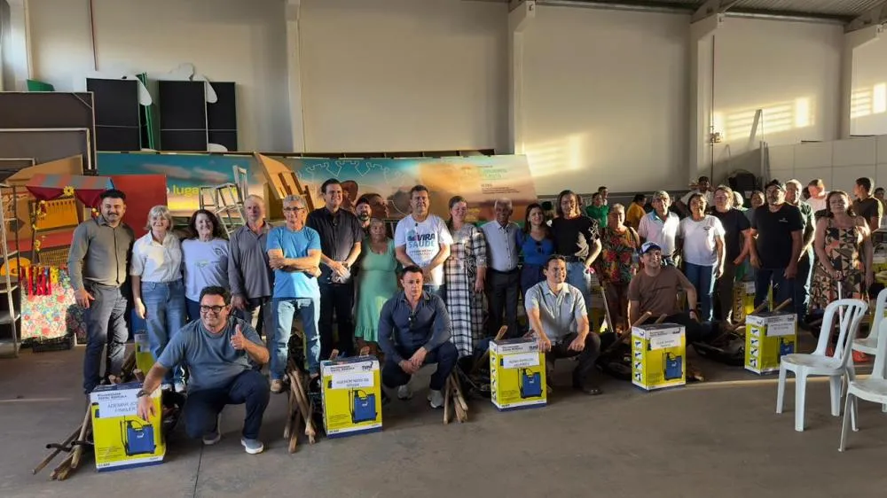 Deputado Thiago Silva realiza entrega de kits agrícolas para fortalecer a agricultura familiar em Primavera do Leste