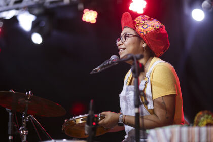 Juliane Grisólia apresenta CantoPreto nesta sexta-feira (3) com entrada solidária