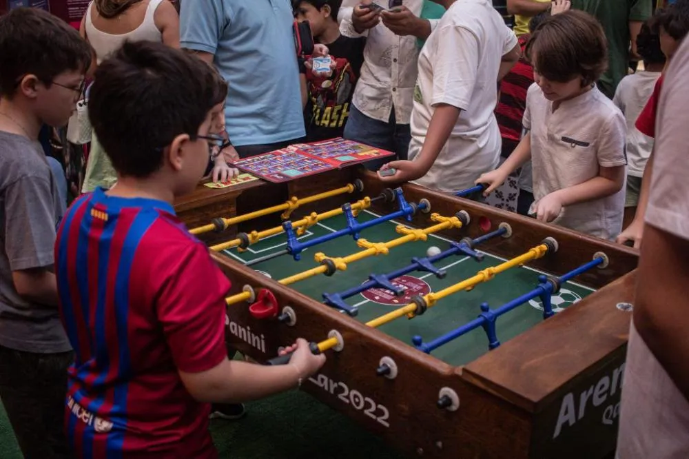 Goiabeiras Shopping inaugura mega arena da Copa do Mundo com troca de figurinhas e experiências imersivas
