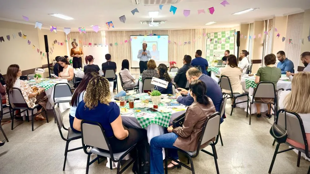 Palestra na Associação Comercial de Cuiabá destaca o papel dos indicadores na gestão empresarial