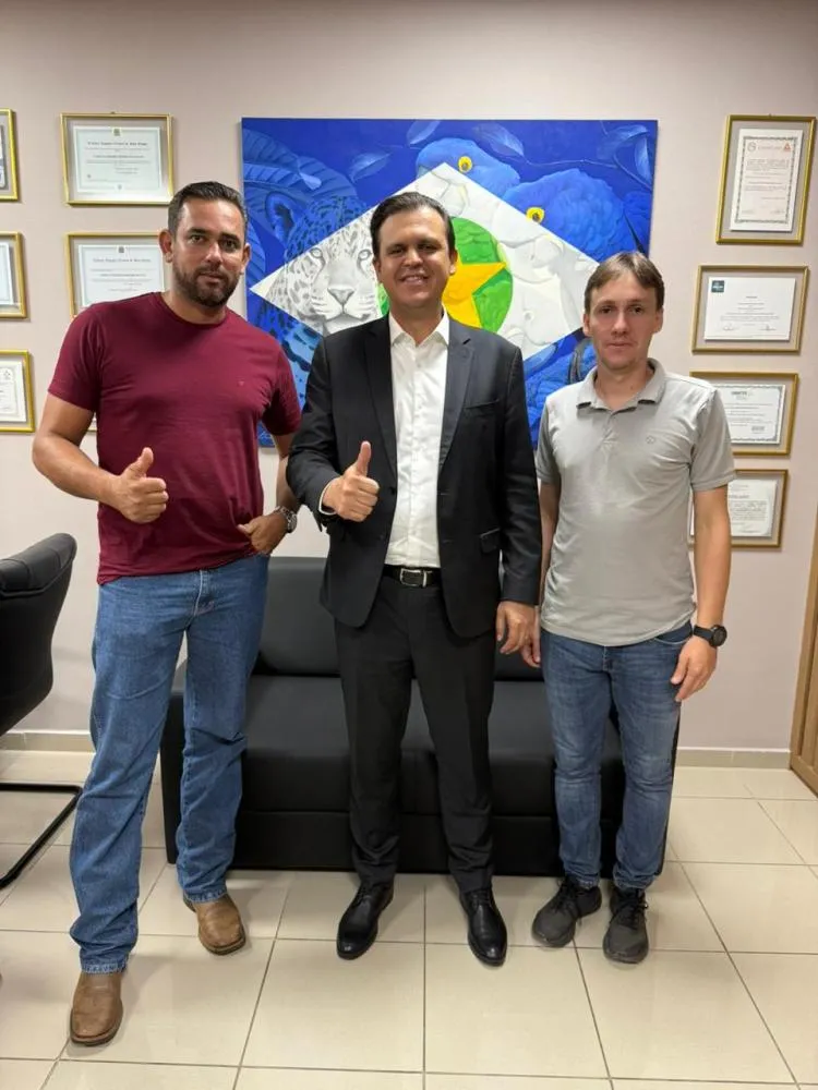 Deputado Thiago Silva e vereador Professor Gustavo viabilizam carreta agrícola para fortalecer a agricultura familiar