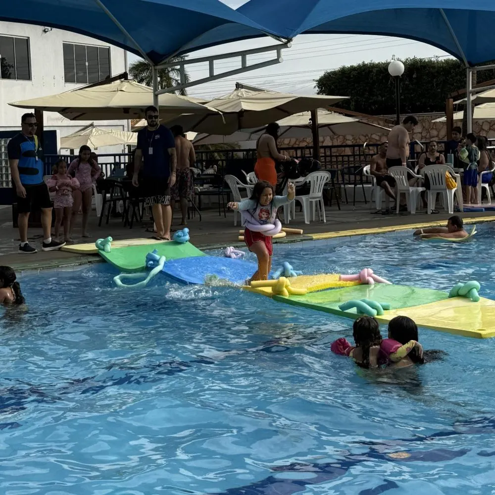 Sesc Rondonópolis tem diversão na piscina e show de MPB neste domingo (27)