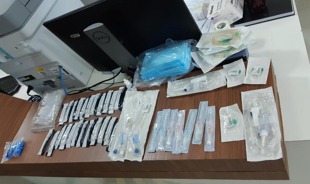 Enfermeira é presa em flagrante por roubar kits para teste de covid da Santa Casa