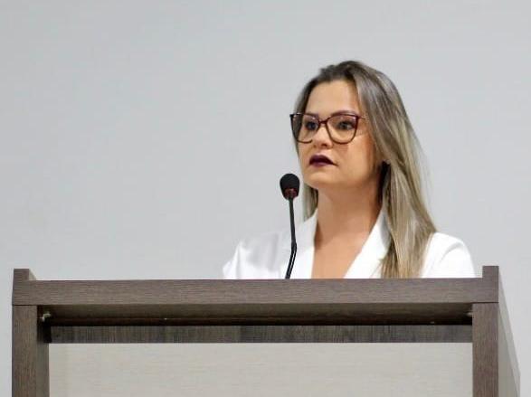  Vereadora Rose Pires garante criação da CPI da Saúde em Pedra Pedra
