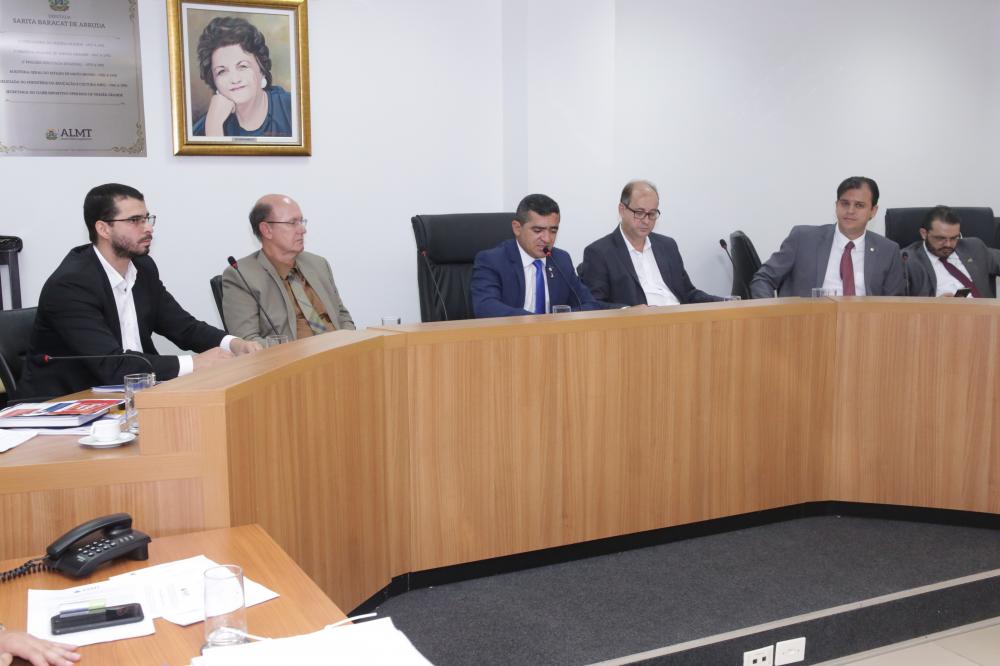Funcionamento do parlamento estadual está suspenso até o próximo 23 de abril