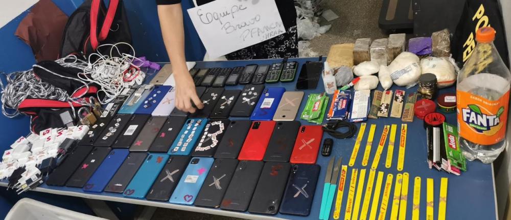 Policiais penais evitam entrada de celulares, drogas e serras na Penitenciária Feminina de Cuiabá