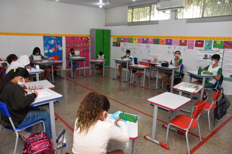 Prefeitura de Cuiabá convoca candidatos aprovados para os cargos de TDI e Professor